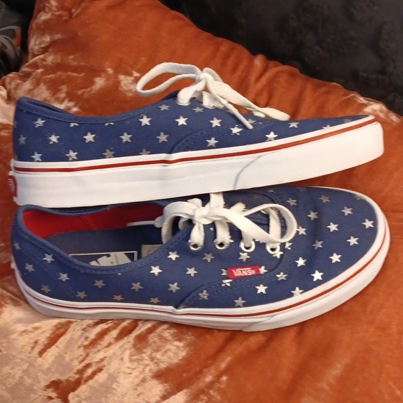 Vans Star Print Authentic Sneaker - Picture 2 of 7
